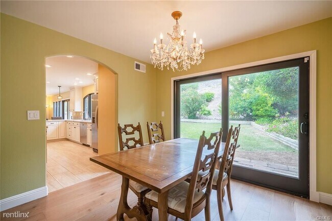 Building Photo - 5 br, 2.5 bath House - 30408 Via Victoria