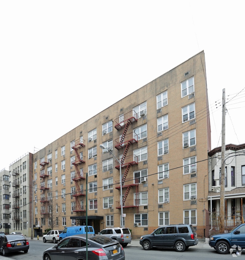 Primary Photo - 2661-2663 Marion Ave