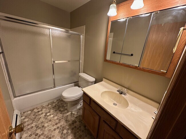 Foto del edificio - 814 Shannon Ln
