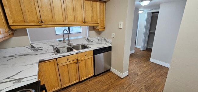 Foto del edificio - 3400 Foxcroft Rd