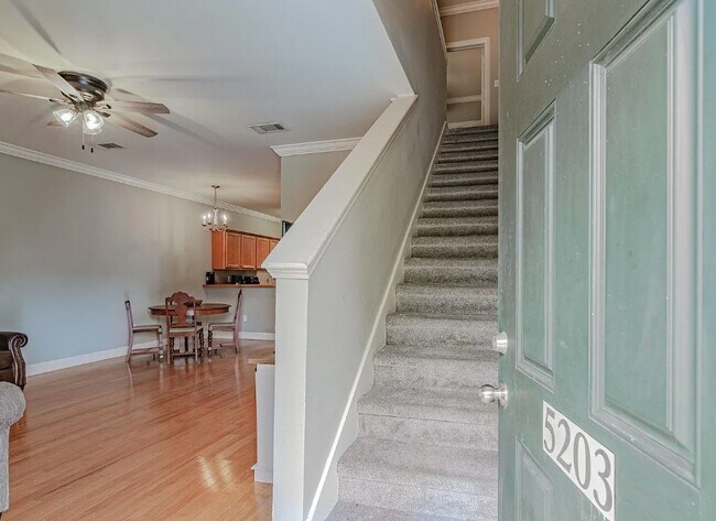 Foto del edificio - 5203 Arlington Ct