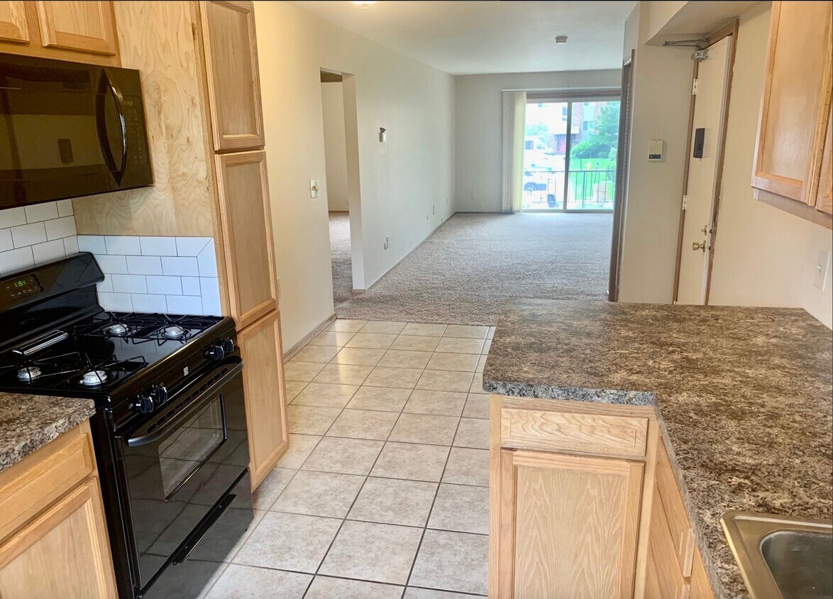 Primary Photo - Charming 2-Bedroom Apartment with Balcony ...