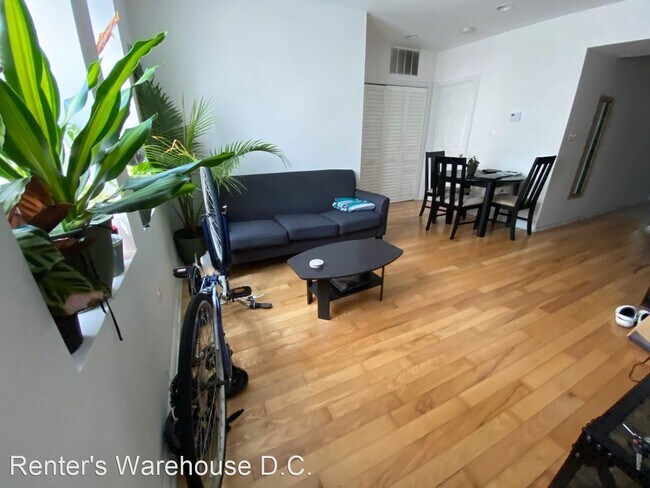Building Photo - 2 br, 2 bath House - 1608 E St NE Unit 2