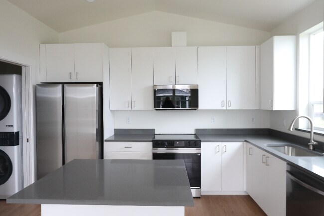 Foto del edificio - 12927 SE Ridgecrest Rd