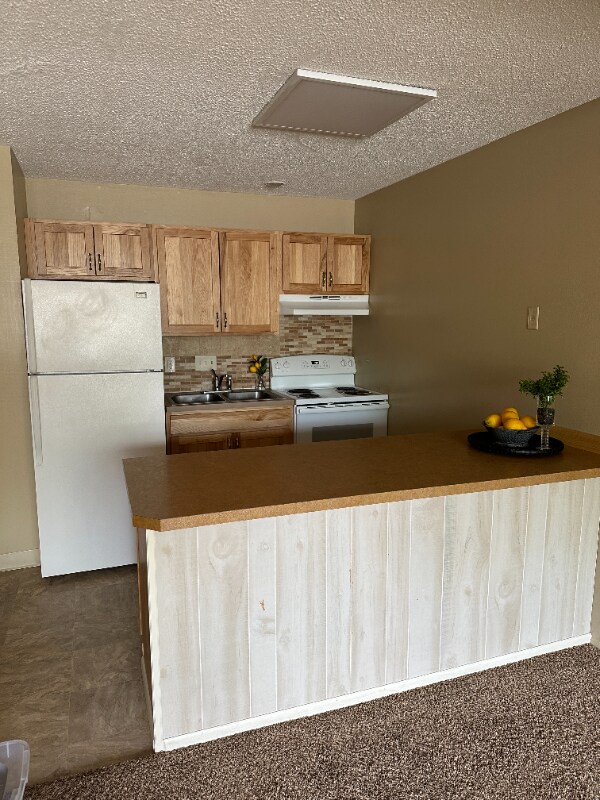 Building Photo - 110 10th St S