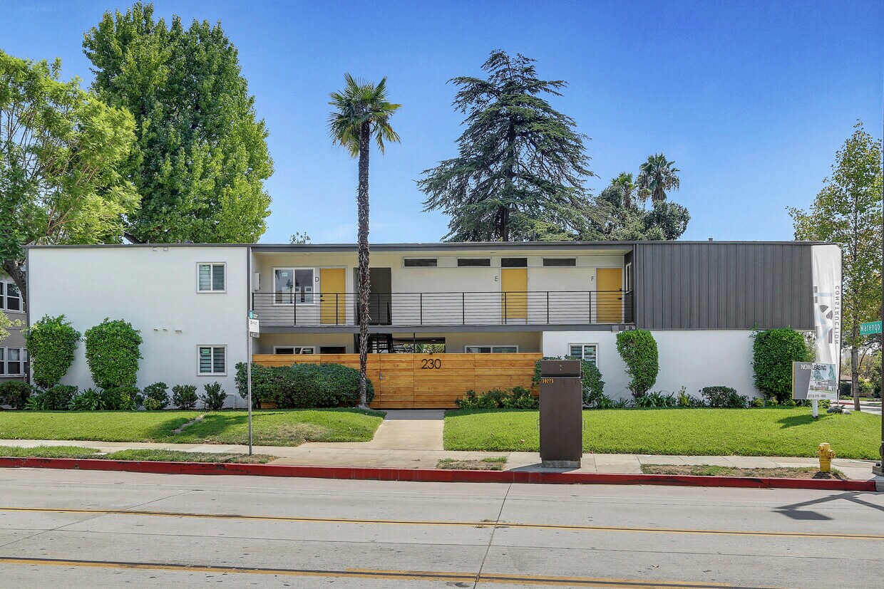 Foto principal - 230 California Blvd