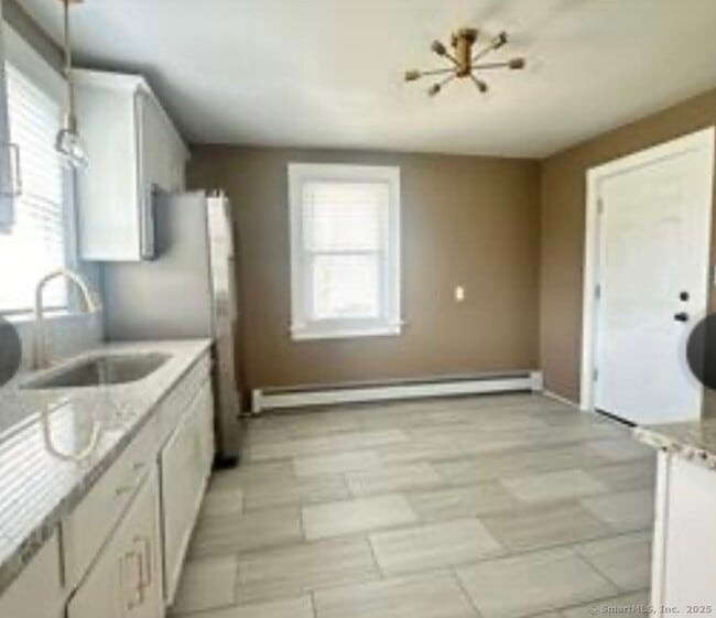 Building Photo - 251 Quinnipiac St