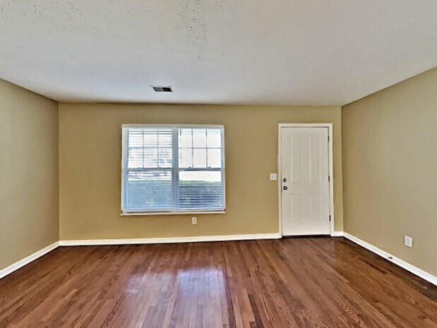 Foto del edificio - 928 Grand Oak Drive