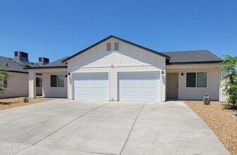 Building Photo - 871 Baseline Rd