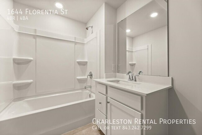 Building Photo - 1644 Florentia St