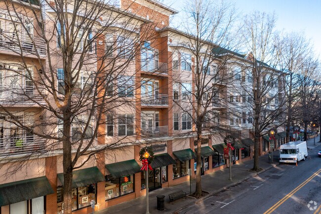 Foto del edificio - 225 E Ponce de Leon Ave