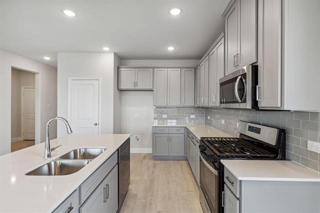 Building Photo - 608 Portina Dr