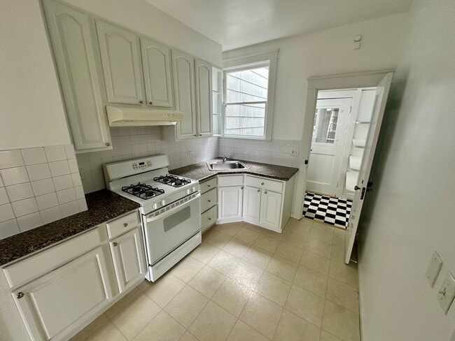 Photo - 2620-26 Van Ness Apartment