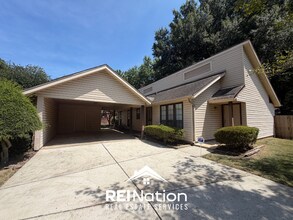 Building Photo - 5989 Pebblehill Dr