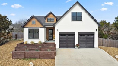 Building Photo - 22 Creekside Dr