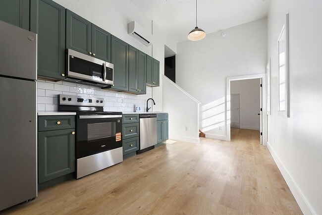 Interior Photo - The Benedict