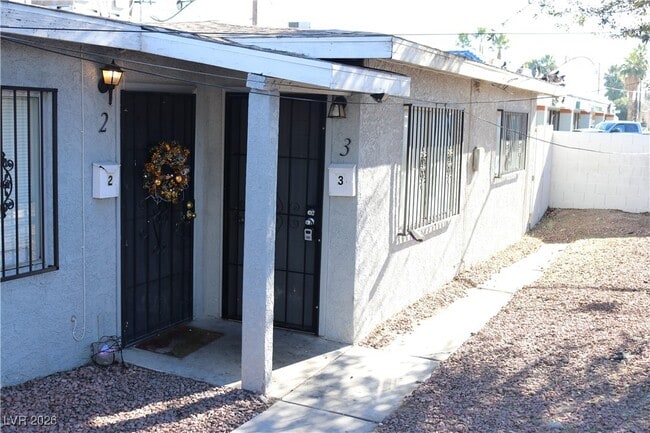 Building Photo - 1828 Lewis Ave