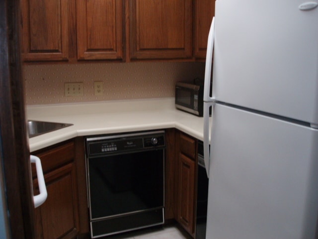 Building Photo - 921 Marine Dr