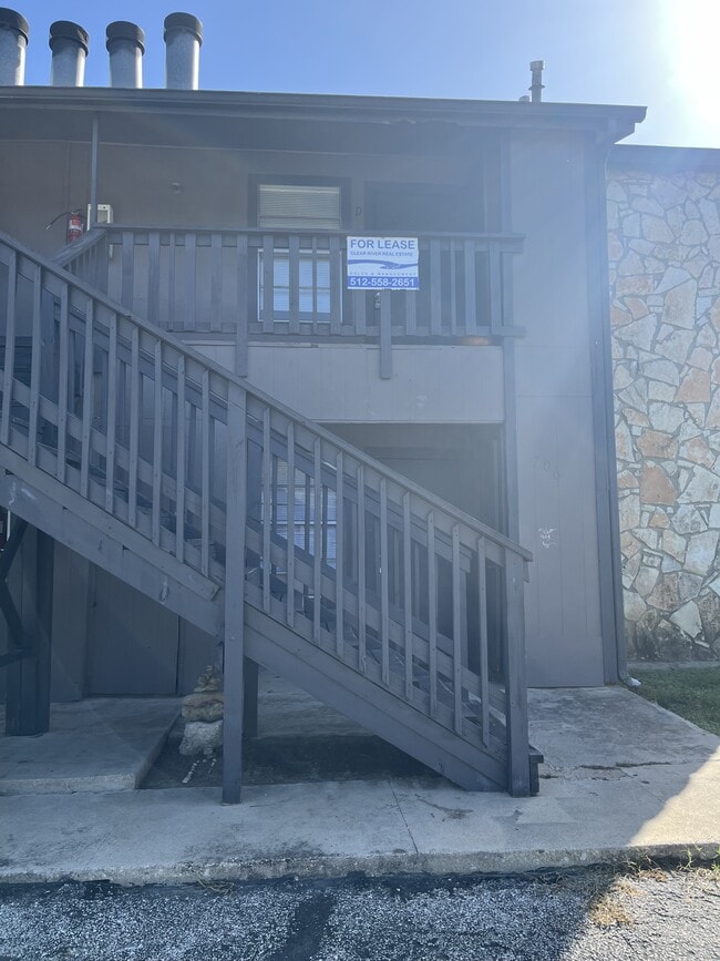 Building Photo - 706 Bracewood Cir
