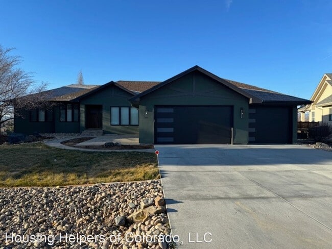 Building Photo - 4 br, 4.5 bath House - 1272 Fletcher Drive