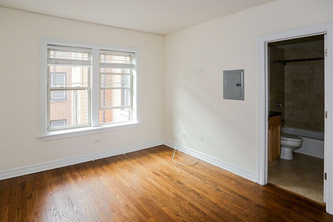 Foto del edificio - 3824 N Sheffield Ave