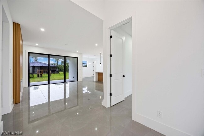 Foto del edificio - 3905 Sunset Rd