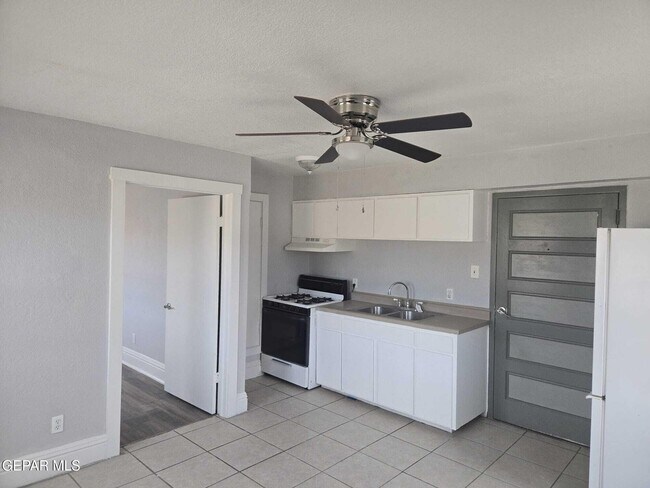 Foto del edificio - 515 W Missouri Ave