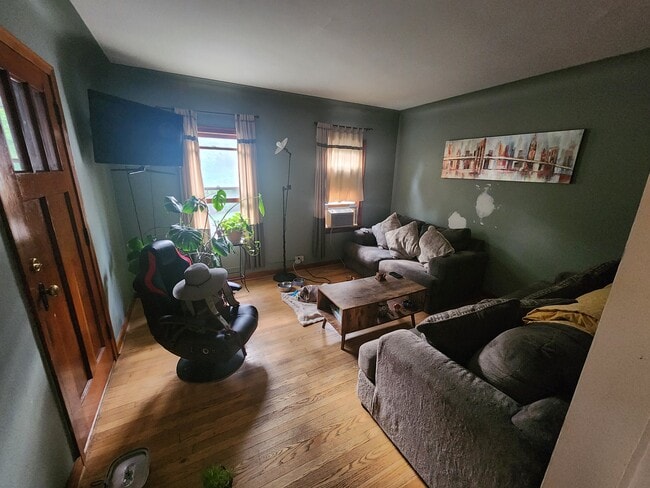 Renovations and paint will be done by the 22nd - 78 Mygatt St