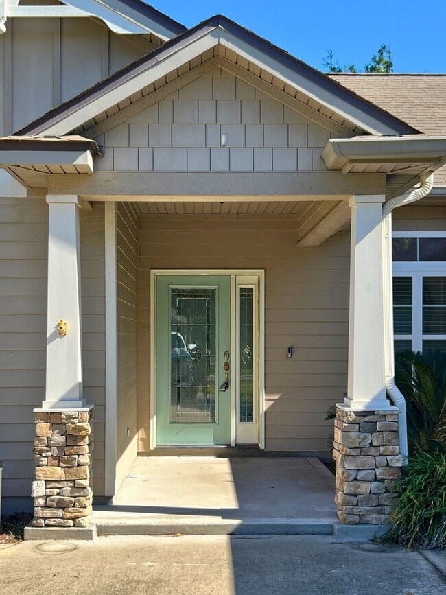 Foto del edificio - 4/2 with access to amenities, close to base!!