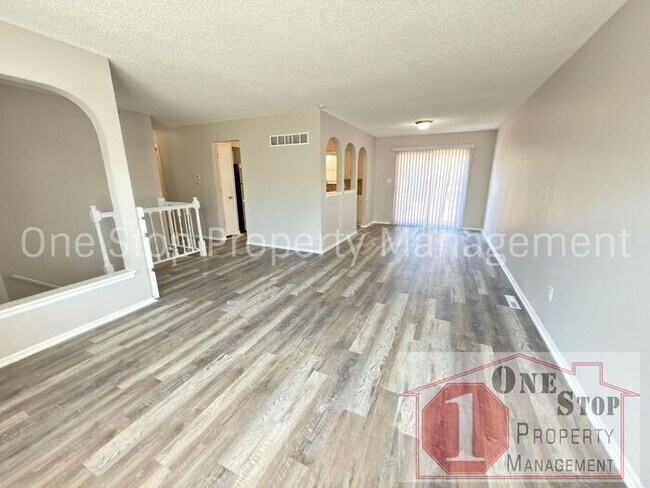 Foto del edificio - Beautiful 3 Bedroom 2 Bathroom Home in Blu...