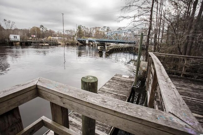 Foto del edificio - 6022 Dick Pond Rd