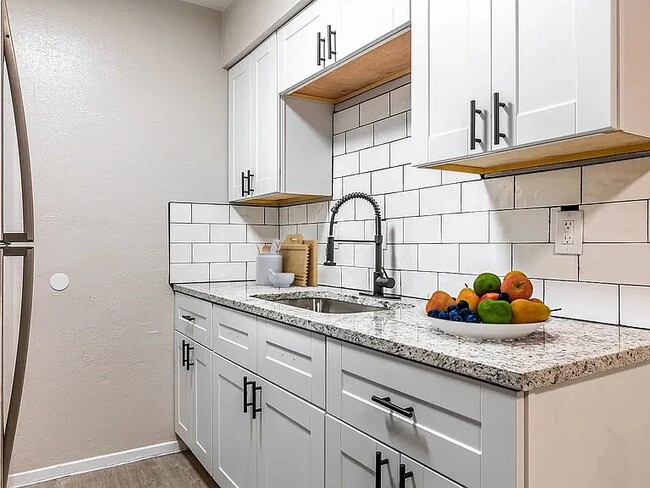 Photo - 2751 E Ledbetter Dr Apartment