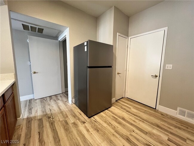 Building Photo - 6650 W Warm Springs Rd