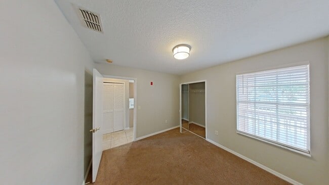 Foto del edificio - Lovely 3 Bed 2 Bath Condo in Villas at Isl...