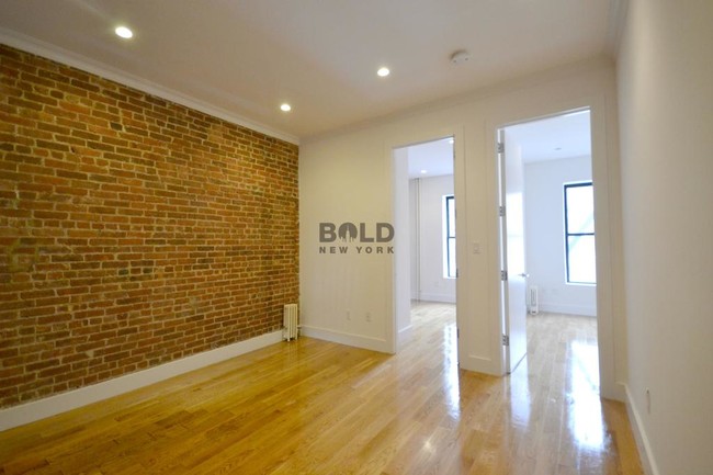 Building Photo - 150 W 84th St