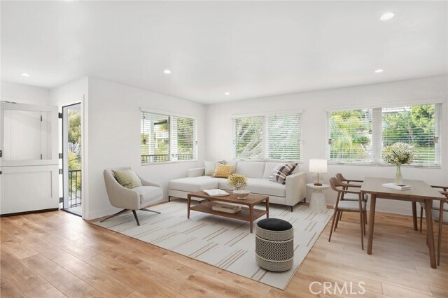 Foto del edificio - 320 Catalina Dr