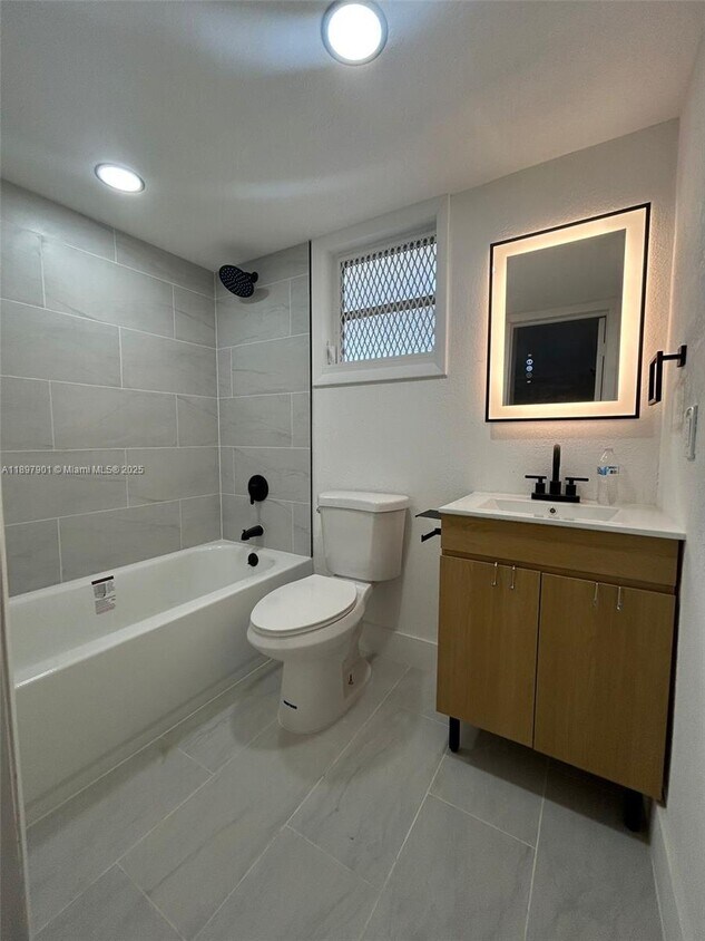 Foto principal - 1035 N Andrews Ave