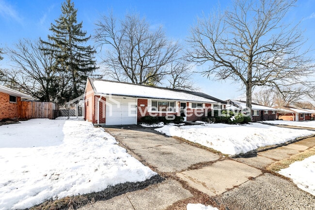 Building Photo - 2162 Burnside Dr