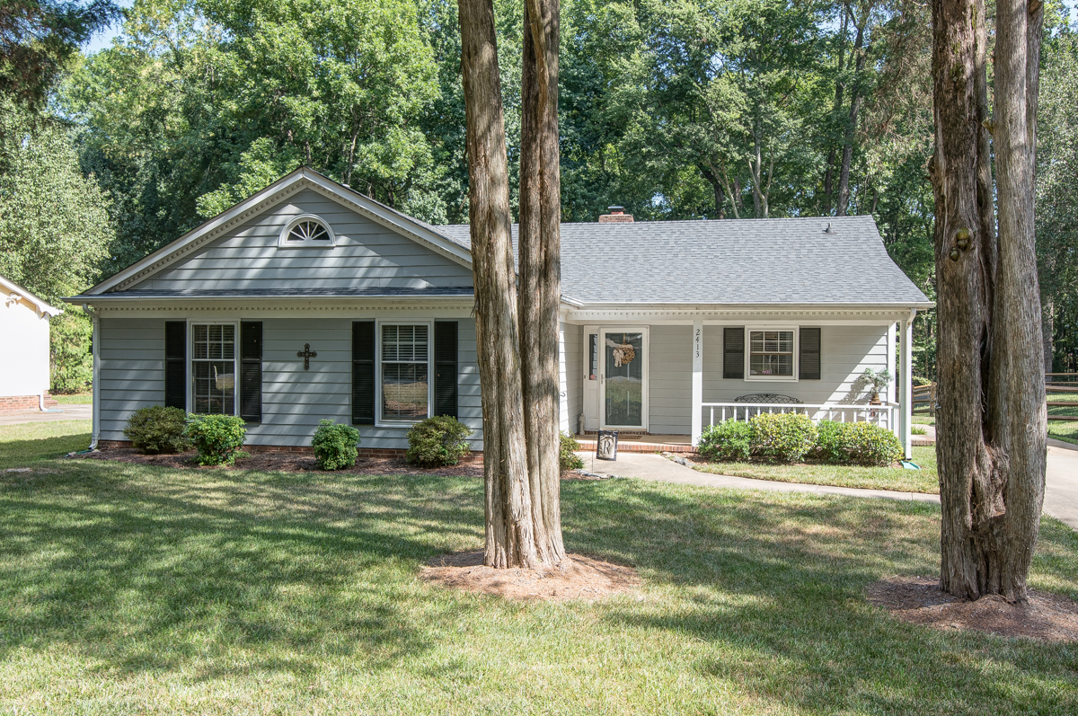 Primary Photo - 2413 Turnberry Ln