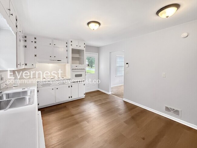 Foto del edificio - 3 Bed/1 Bath Home with Off-Street Parking / Pet-Friendly / Vouchers Accepted / Coming Soon!