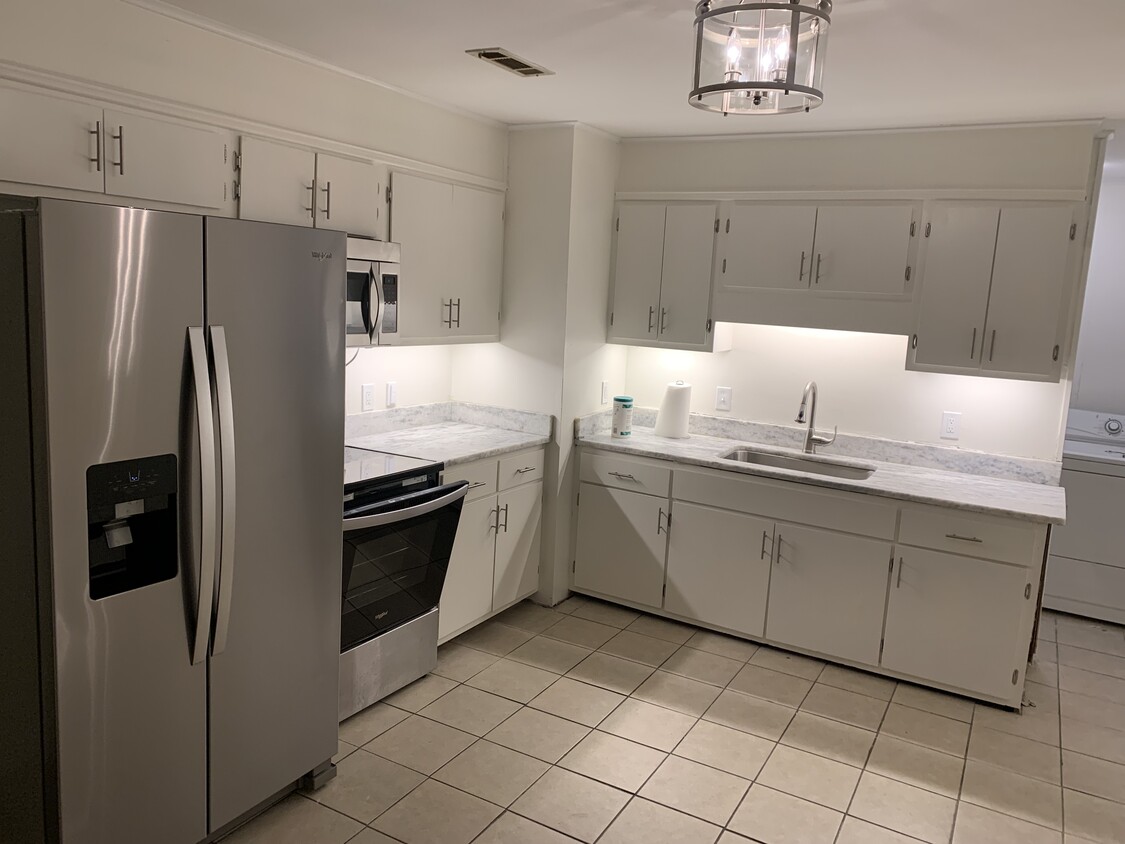 Newly remodeled kitchen - 1713 Burney Branch Dr