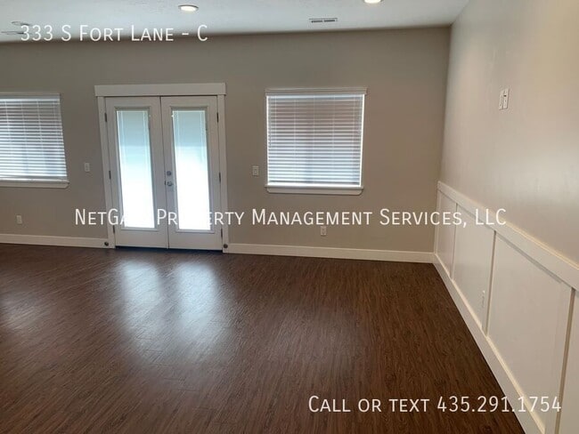 Building Photo - 333 S Fort Ln