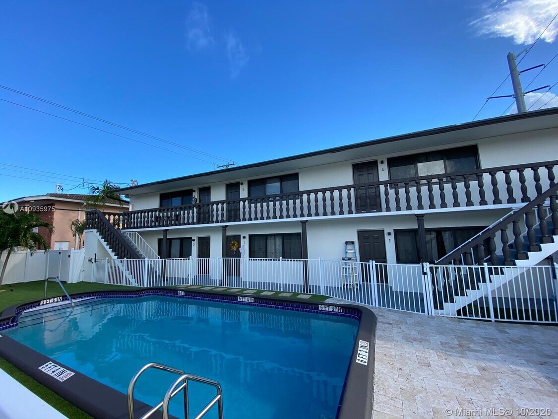 Foto principal - 1800 NE 56th St