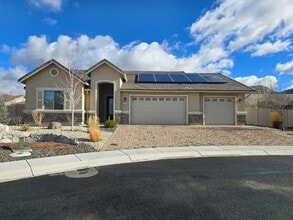 Building Photo - 213 Holly Oak Ct
