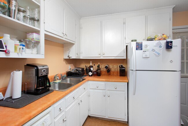 Building Photo - Cozy 3 Bedroom, 1 Bath Home in Northside!