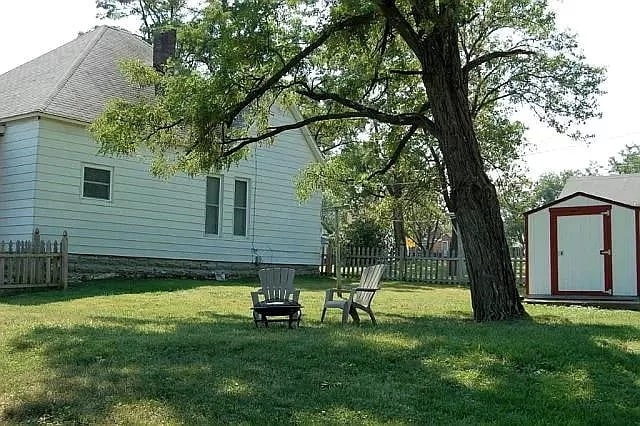 Building Photo - 701 E Cottonwood St
