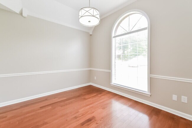 Building Photo - 4401 Okeechobee Dr