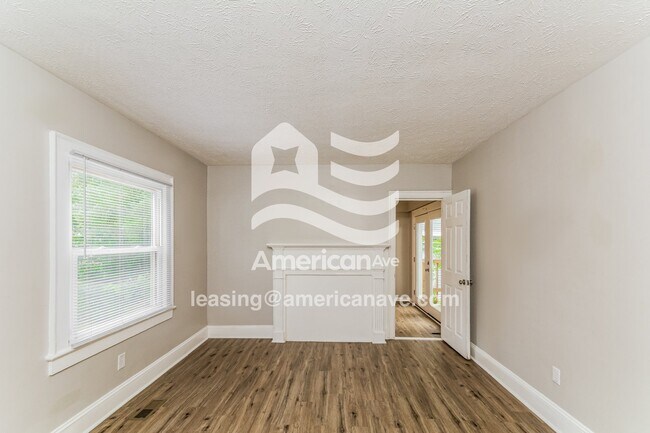 Foto del edificio - 107 Kensington Cir