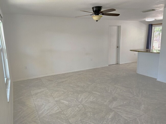 Building Photo - Annual rental – Charming VENICE ISLAND Hom...