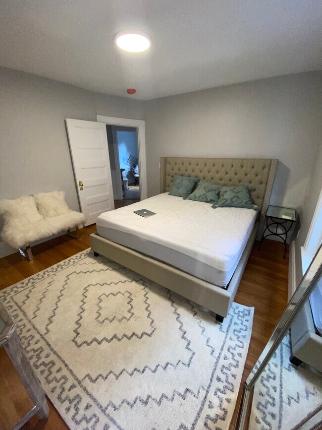 Foto del edificio - 168 Aspinwall Ave